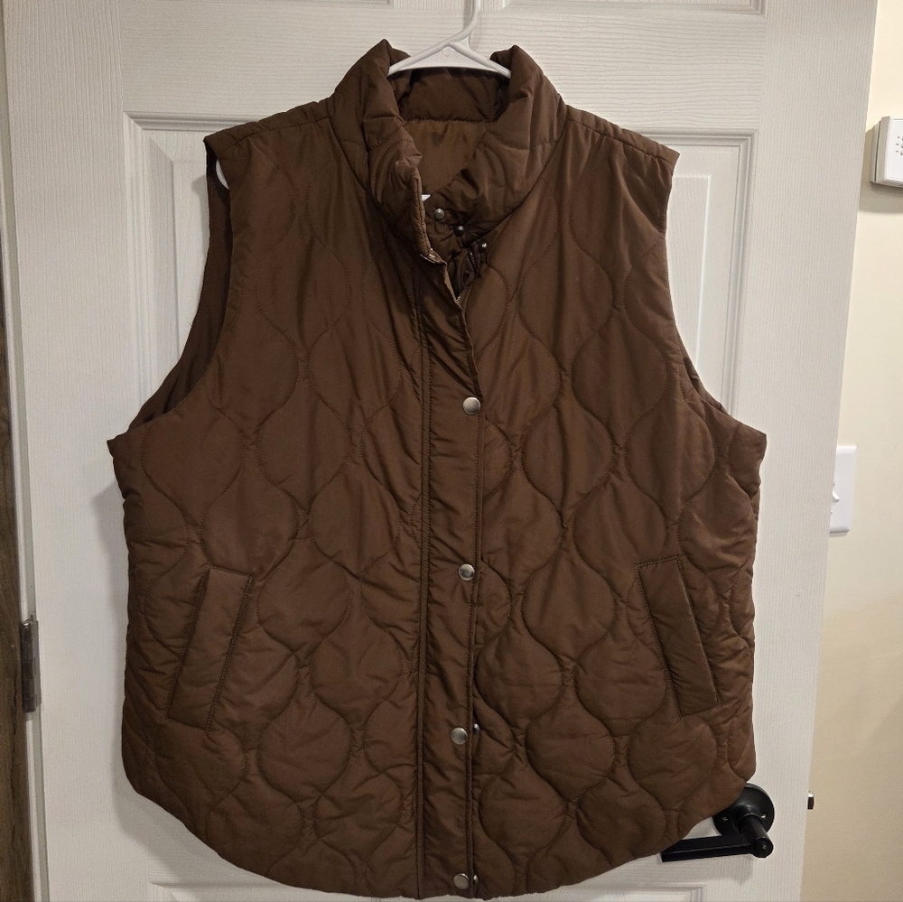 Women's Puffer Vest in Brown